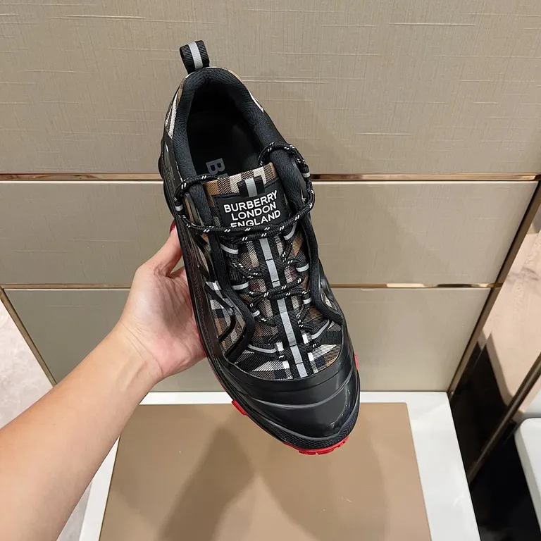 Burberry Shoe 